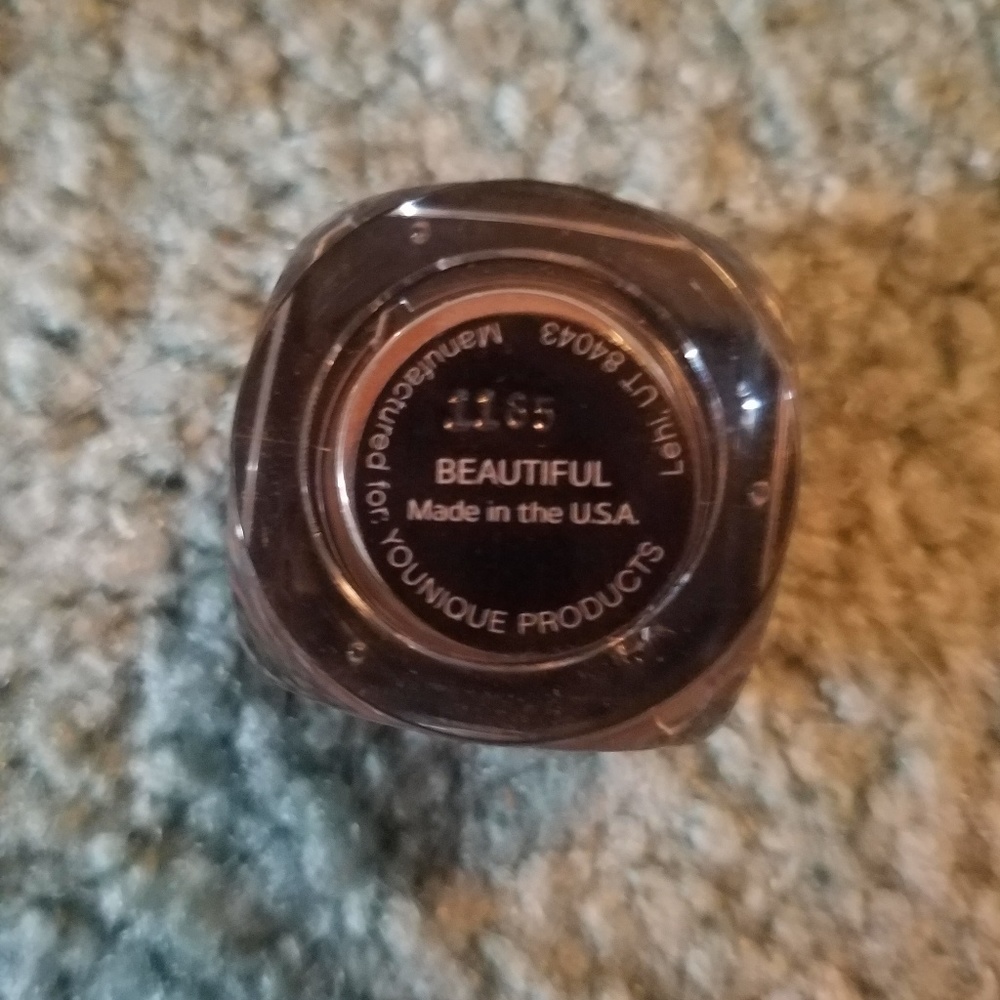 Younique eye shadow